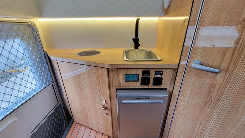 4 kitchen of Star Boundless Versatility Off Road Motorhome002 4 kitchen of Star Boundless Versatility Off Road Motorhome002